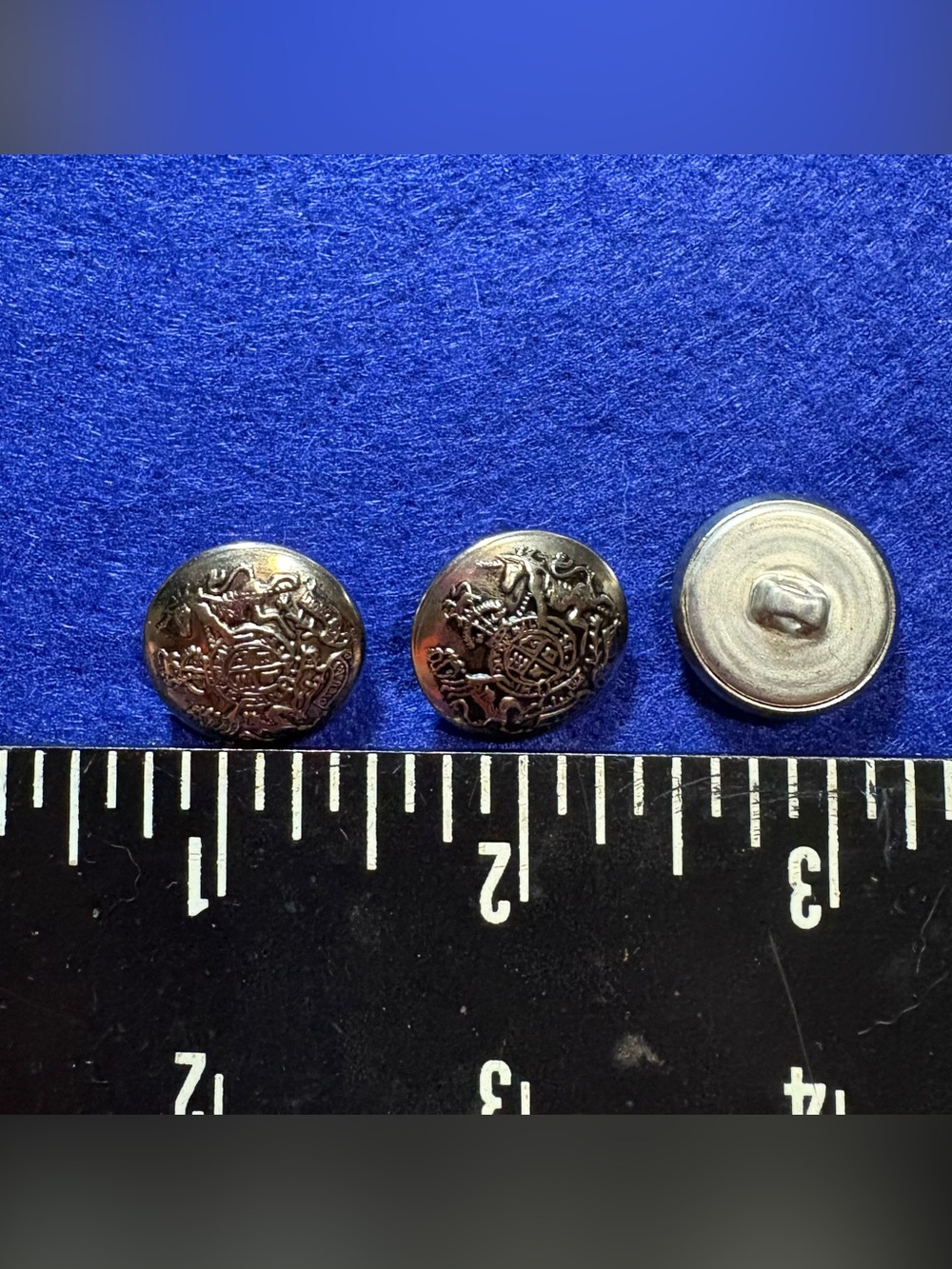 Buttons-Antique-Style Silver Crest Metal Buttons for Men’s Accessories